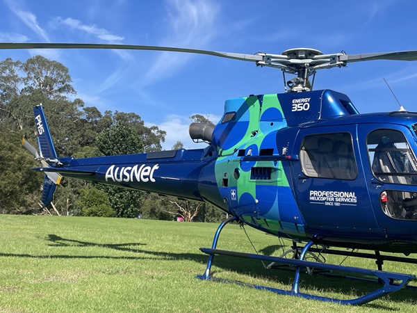 Low Flying Helicopter - 99.5 & 99.9 Gippsland's TRFM